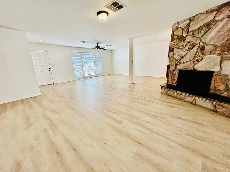 2113 N 68th Pl — Photo 9