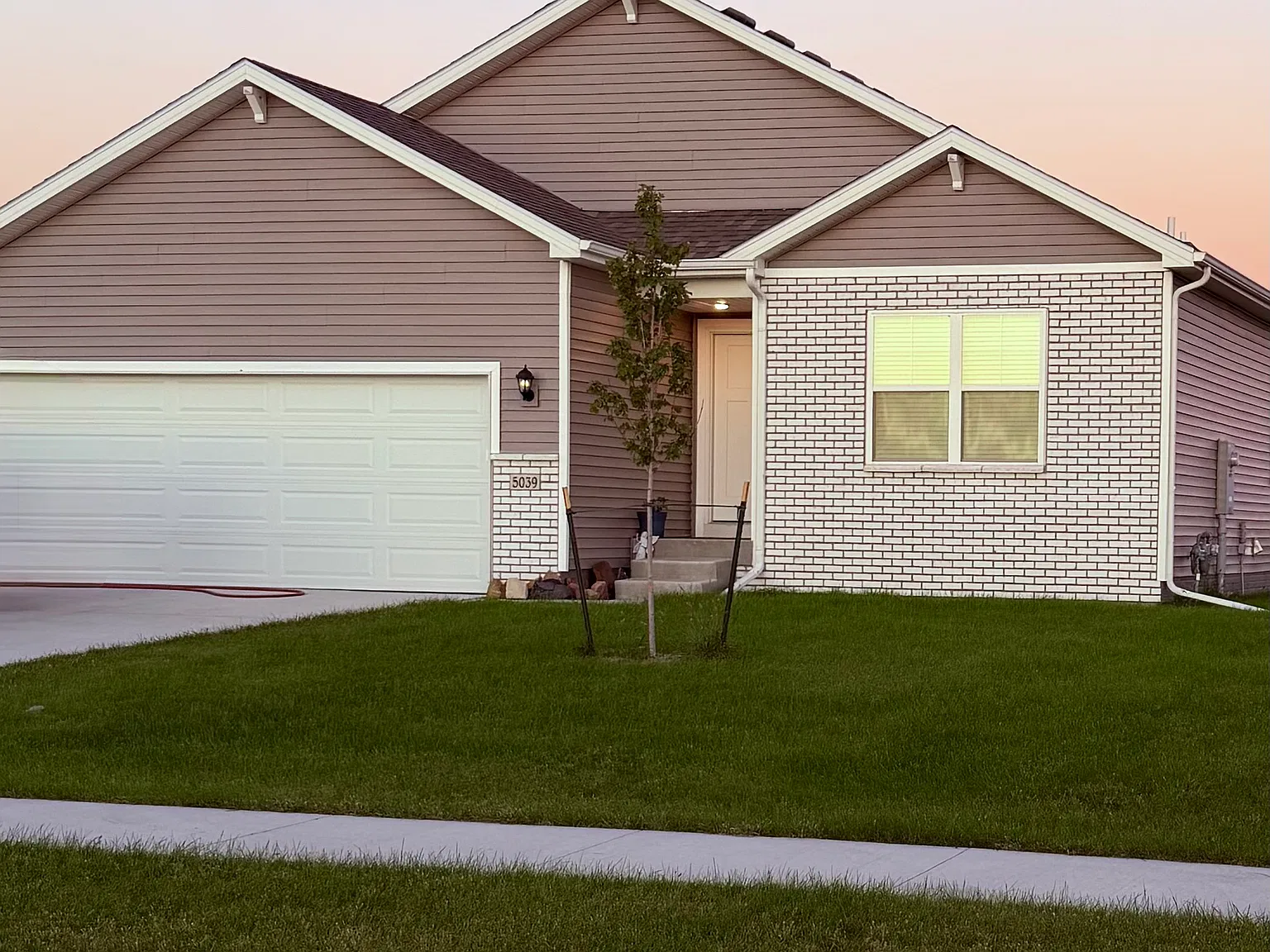 3 bed, 2996 sqft, $2,295 — Photo 1