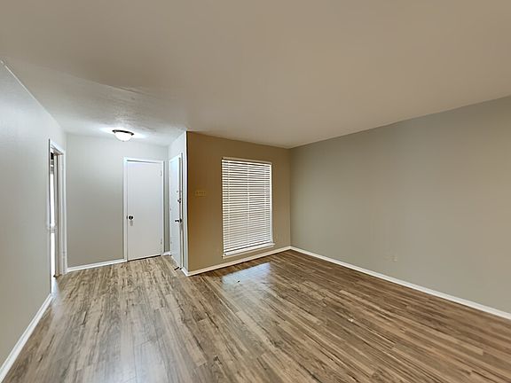 2nd image of 3411 Nogales Dr