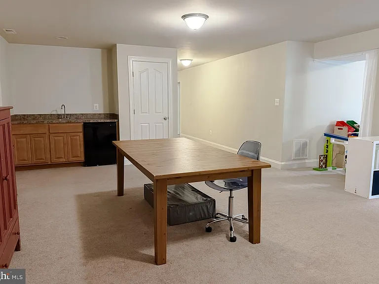 23687 Coventry Dr — Photo 50