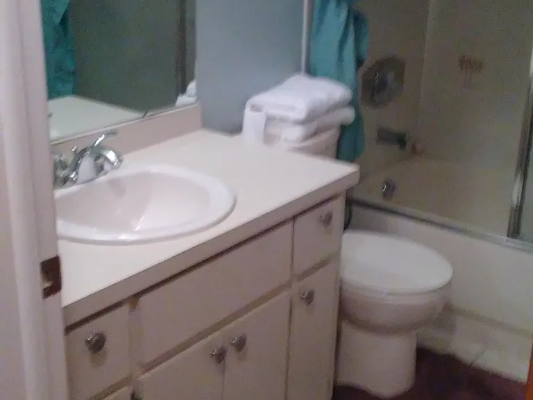 1004 SE 8th St #2 — Photo 17