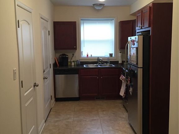2nd image of 4731 W Cornelia Ave #3E