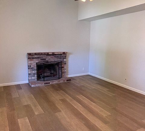 2nd image of 1110 Oxford Ct