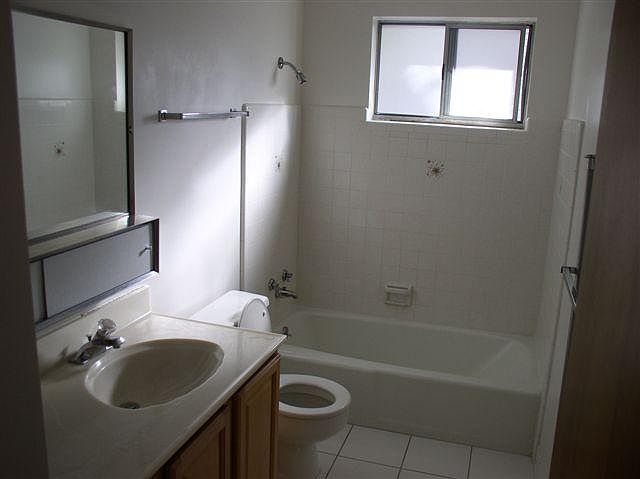 2nd image of 380 E Kensington Ave