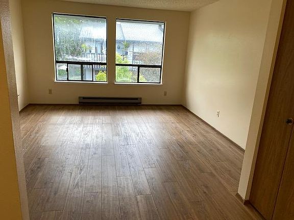 3rd image of 565 SE 8th Ave APT B202