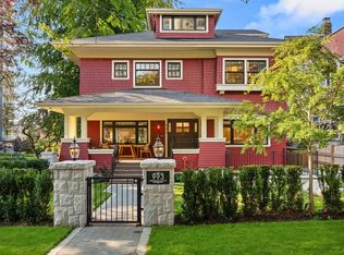 993 Broughton St, Vancouver, BC V6G 2A4