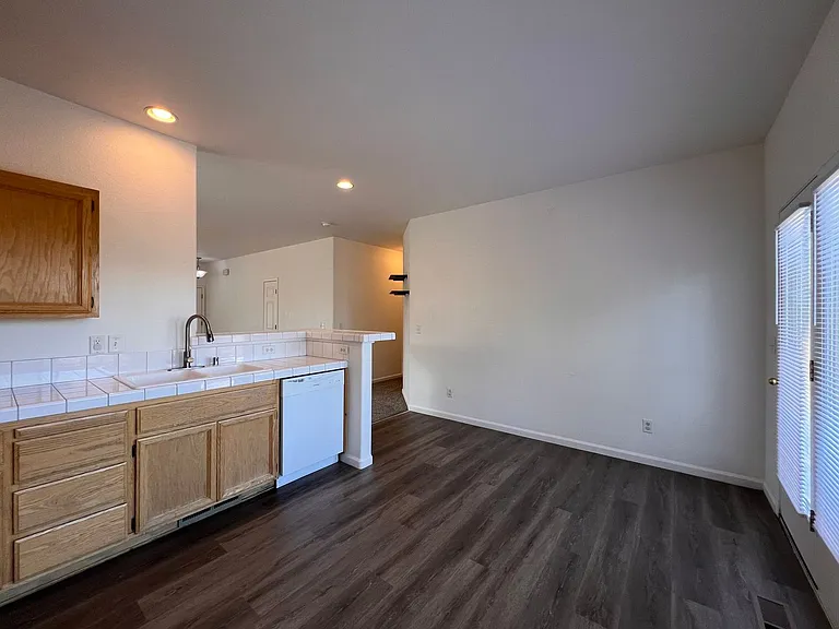 1258 Eider Cir — Photo 8