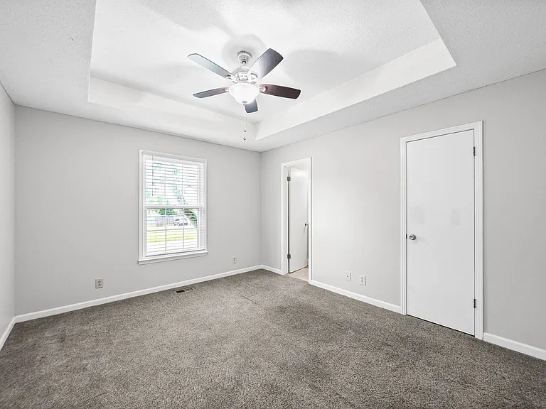 541 Donna Dr — Photo 18