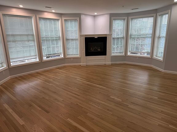 2nd image of 571 Freeport St Unit 3