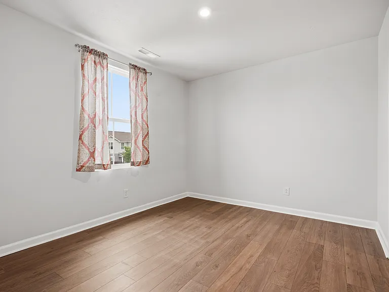345 Campus Ln — Photo 22