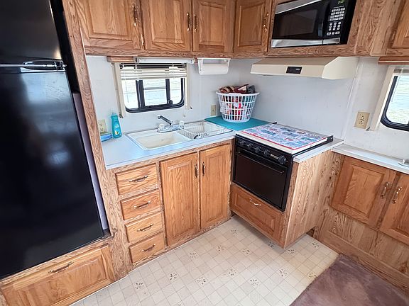 2nd image of 2552 Smith Ave #80