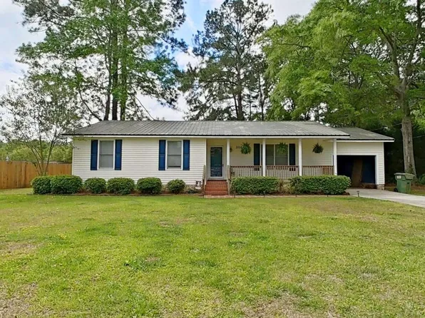 1014 Robin Dr, Thomasville, GA 31792