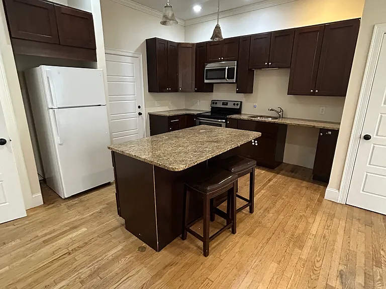 76 Grant St #3A — Photo 6