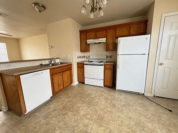 5th image of 211 N 3rd St APT C