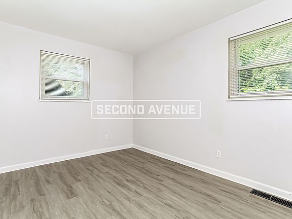 5th image of 10946 Crystalhill Ct