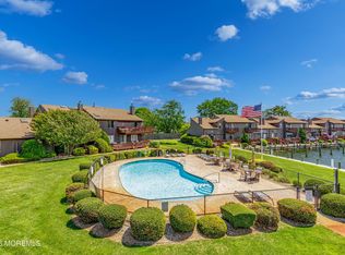 10 Sea Point Dr, Point Pleasant Beach, NJ 08742