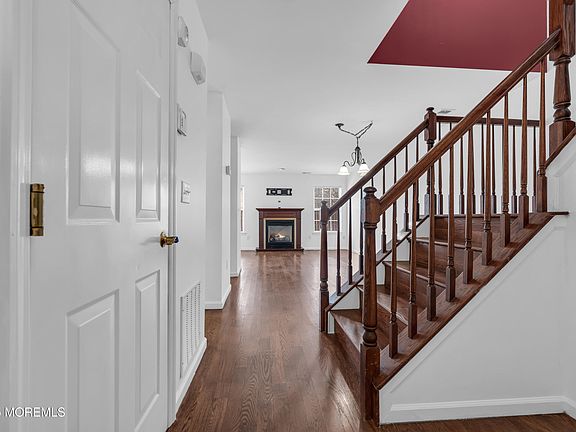 2nd image of 8 Nutmeg Court