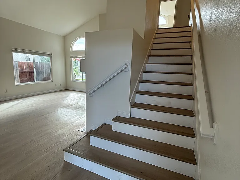 1813 Avenida Segovia — Photo 7