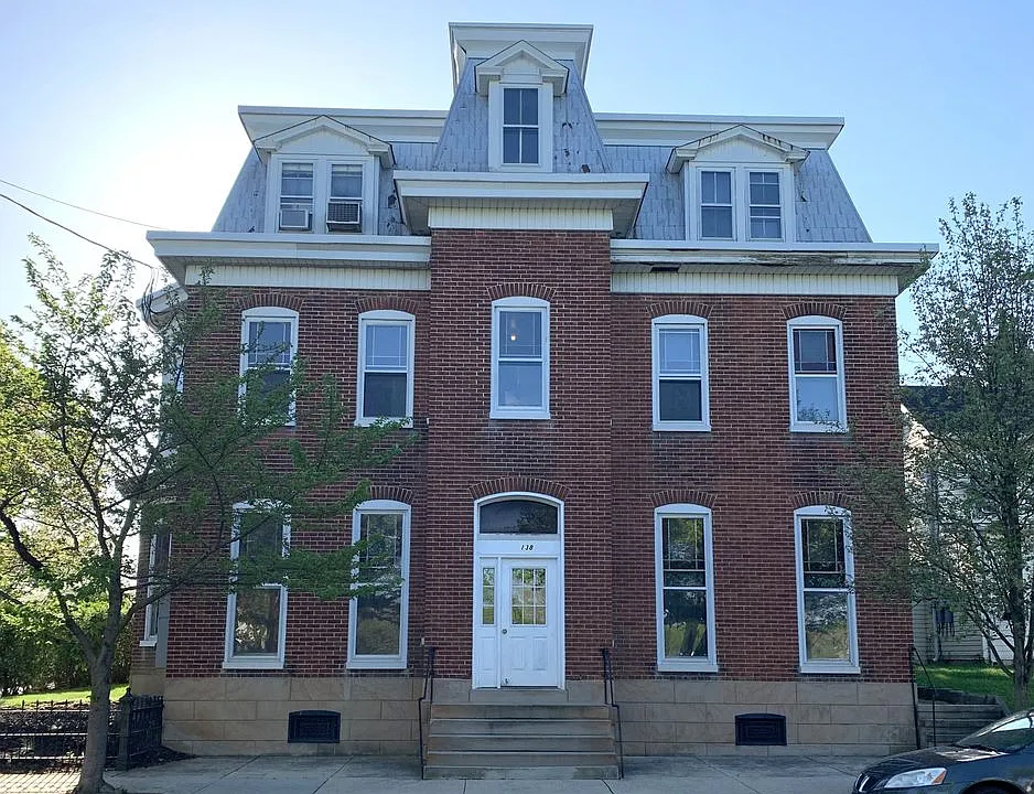 138 S Carlisle St