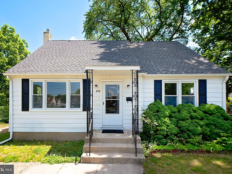 214 David Pl — Photo 1