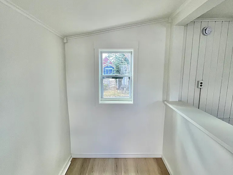 31-33 Fern Ave #202 — Photo 7