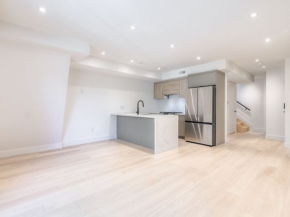 4th image of 37 Boustead Ave #3
