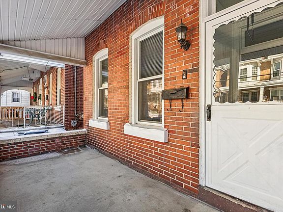 2nd image of 206 Chain St