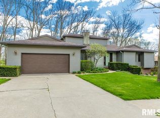 14 Justin Dr, Jacksonville, IL 62650