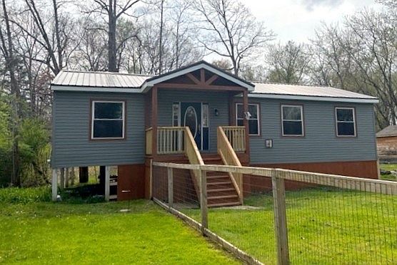 2nd image of 2629 River Dr