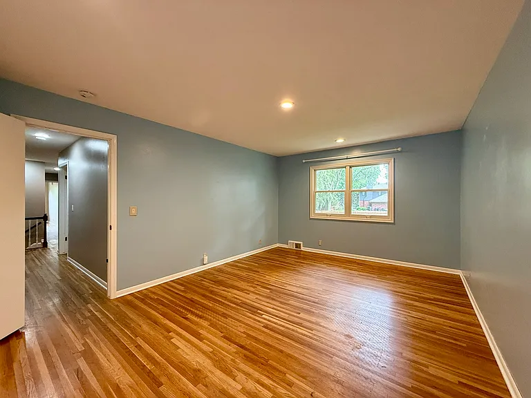 9325 Pauline St — Photo 51