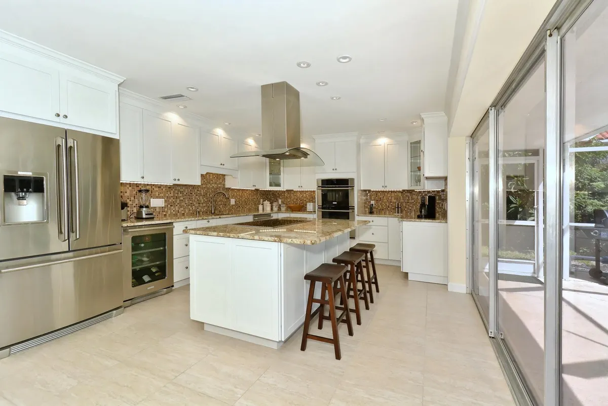 Fully equipped gourmet kitchen - 5507 Azure Way