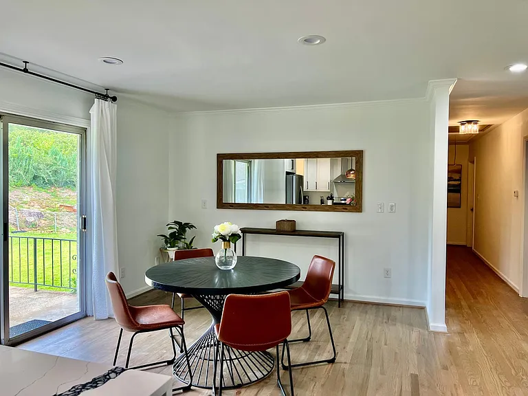 Lavista Ct — Photo 5