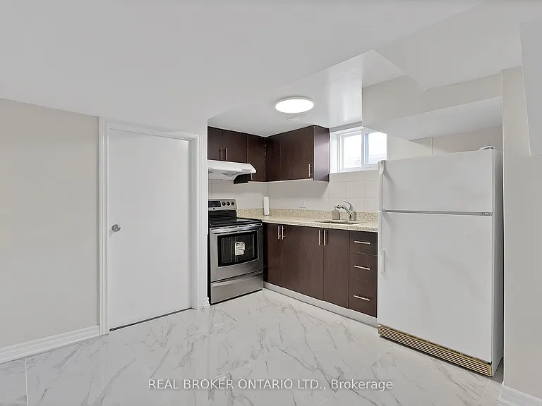 744 Olive Ave #BASEMENT — Photo 8