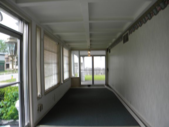 4th image of 602 S 7th St