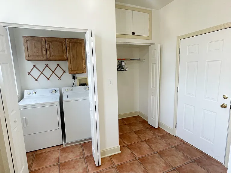 1607 Sarah St #3 — Photo 12