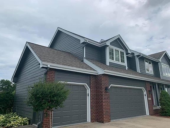 2nd image of 3005 NE Briarwood Dr