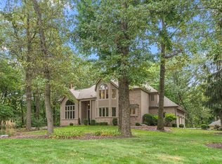 4610 Thornbury Dr W, Valparaiso, IN 46383