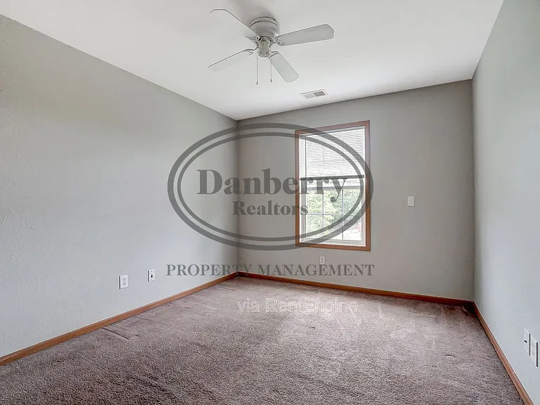 1115 N Byrne Rd — Photo 17