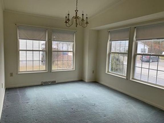 5th image of 11 Knollwood Dr