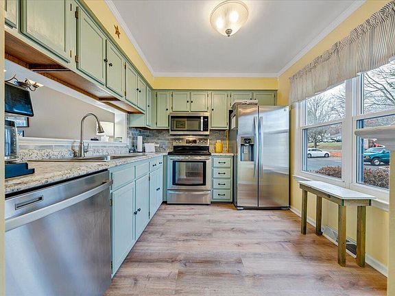 2nd image of 7215 Peppervine Ct