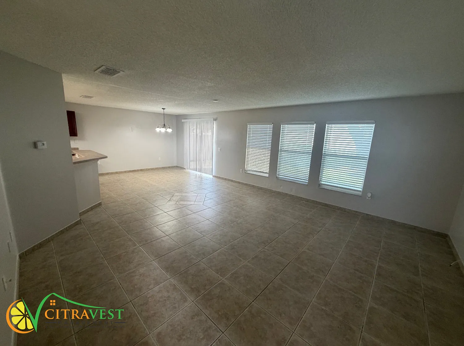 Davenport - 3 Bedroom Plus - 2 Story House Available Today! — Photo 3