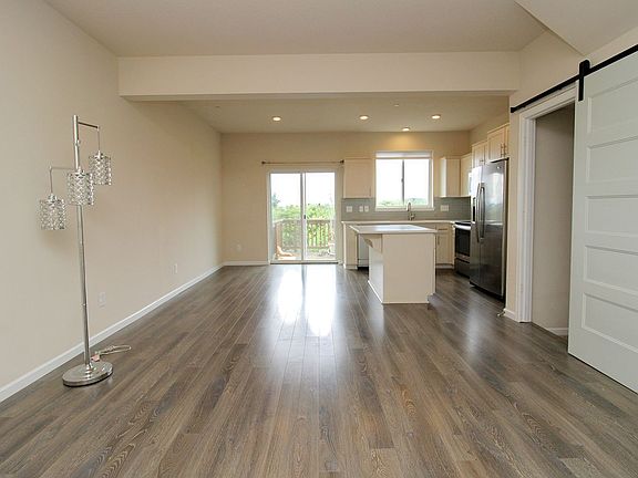 4th image of 15586 SE Vivian Way