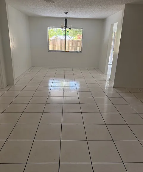 1382 La Paloma Cir — Photo 7