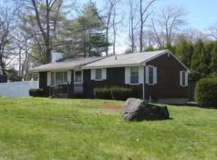 4 Linden Ln, Hampton, NH 03842