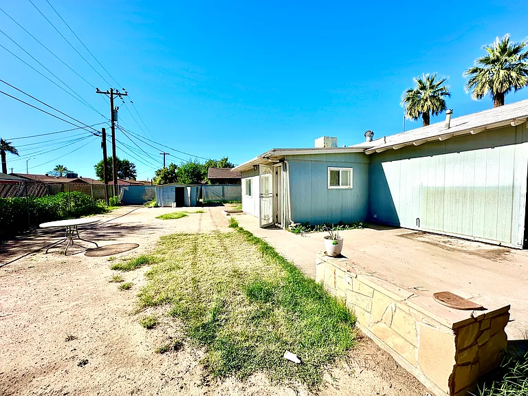 267 E Millett Ave — Photo 12