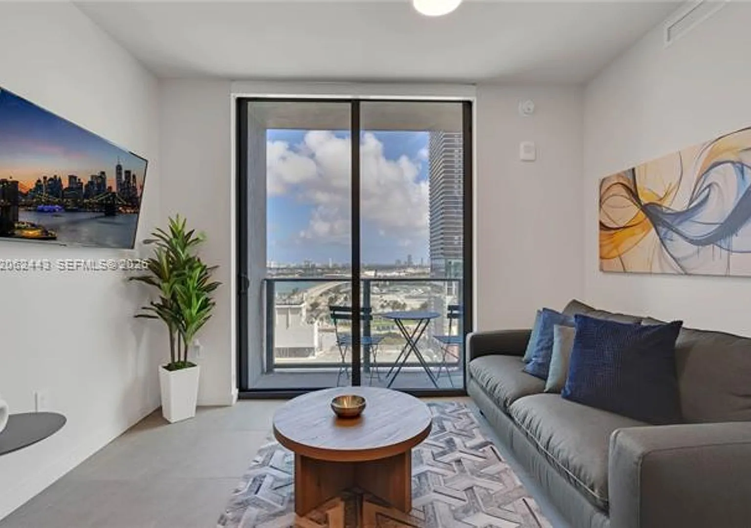 121 NE 5th St cu-2013, Miami, FL 33132 — Photo 1