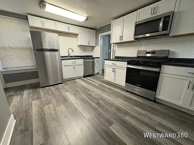 508 W 46th St #1 — Photo 9