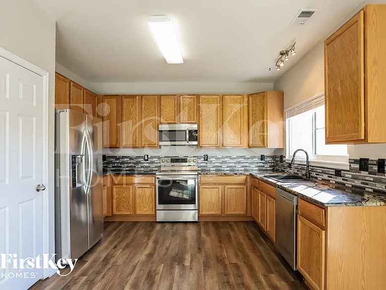 7498 S Norfolk Way — Photo 8