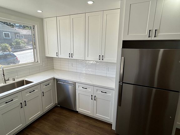 4th image of 120 43rd Ave