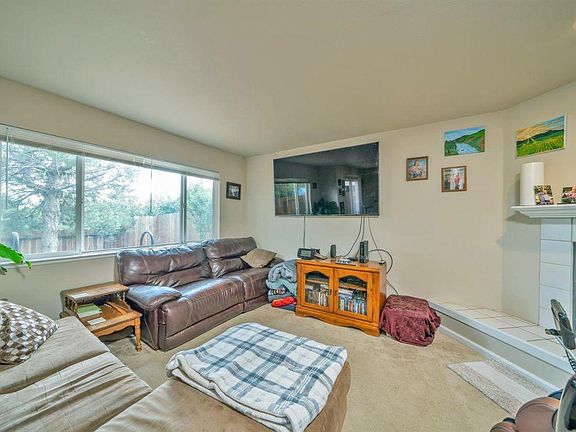 5th image of 3126 Quad Ln